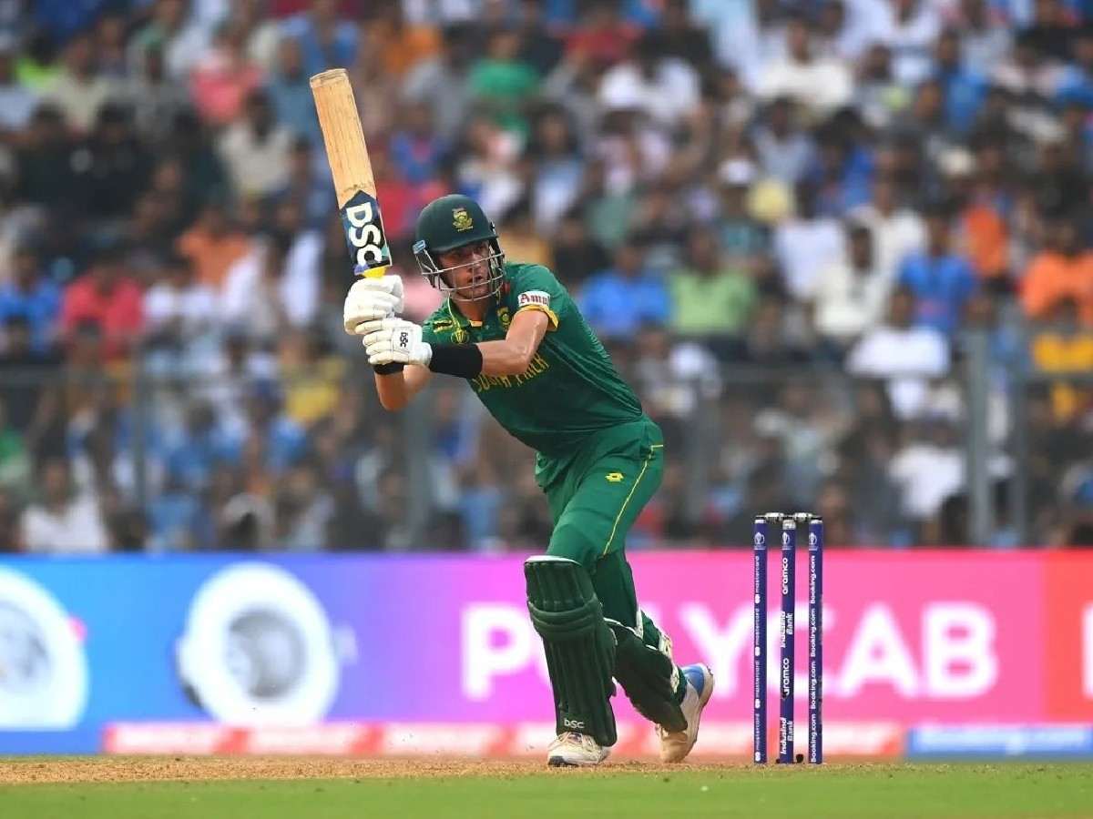 Netizens in awe as Heinrich Klaasen creates mayhem to take South Africa to mammoth total against England