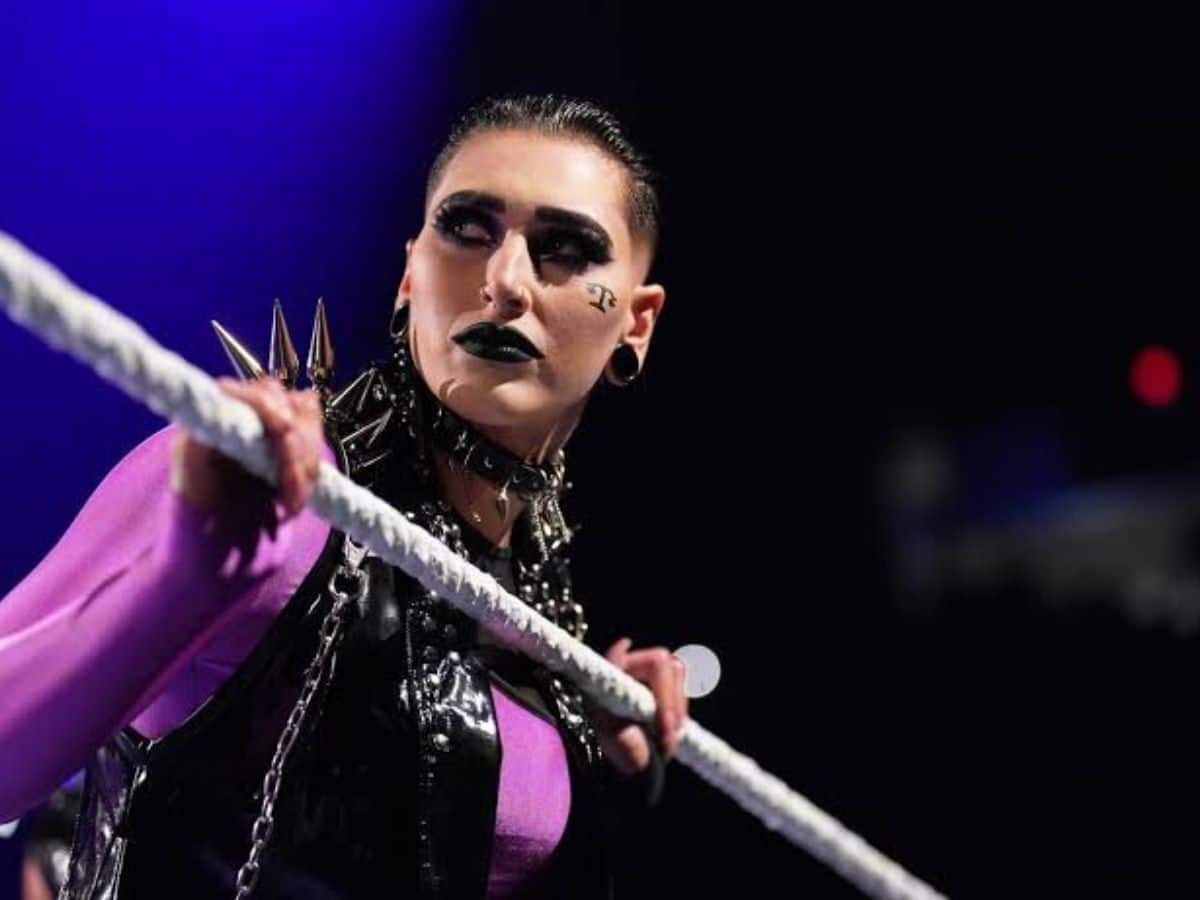 “We need photo proof” – Wrestling Twitter goes wild after WWE backstage personality claims she is on her way to bench press Rhea Ripley 