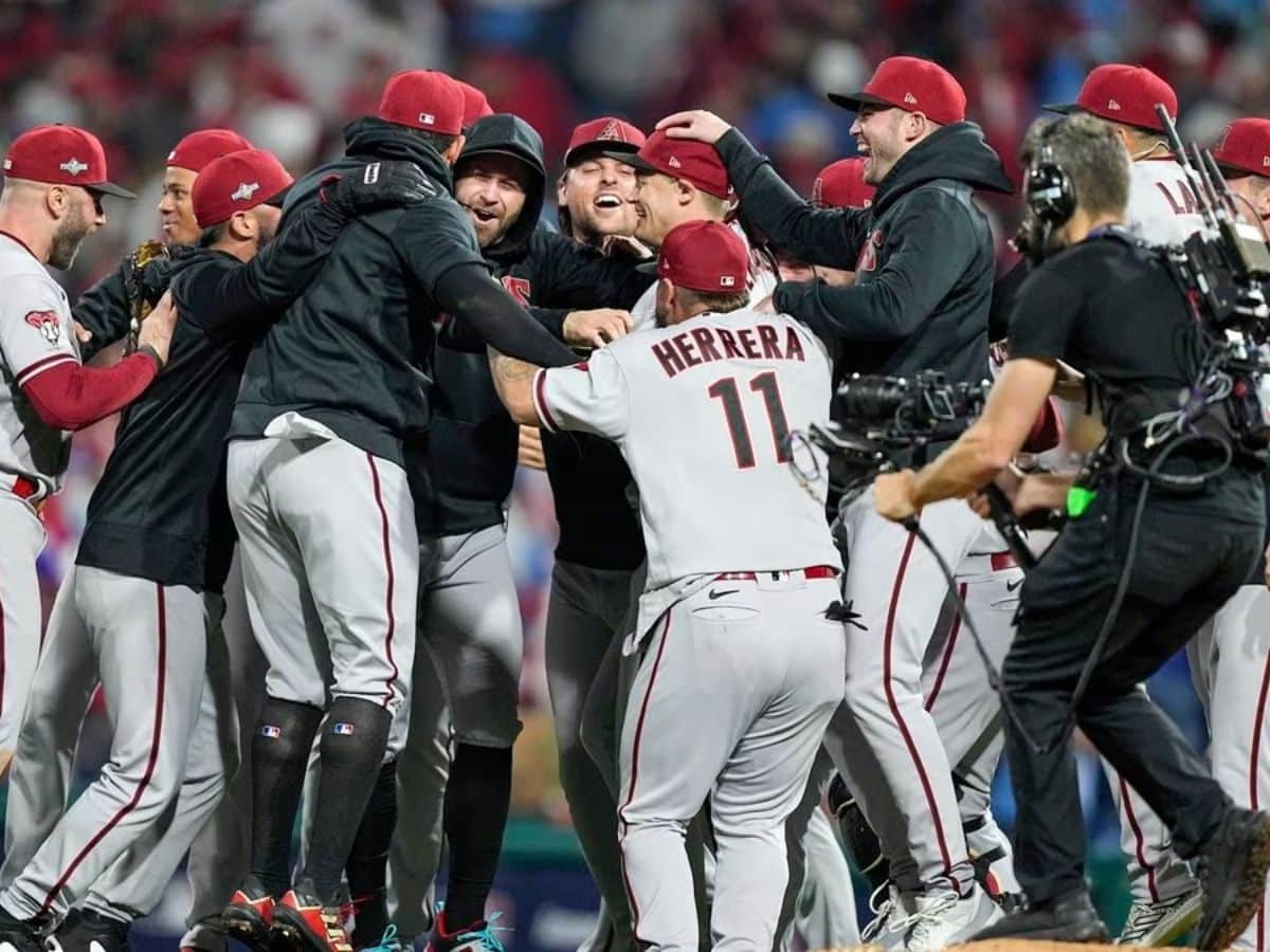 Arizona D-Backs STUN Philadelphia Phillies in NLCS Game 7, advance to first World Series since 2001