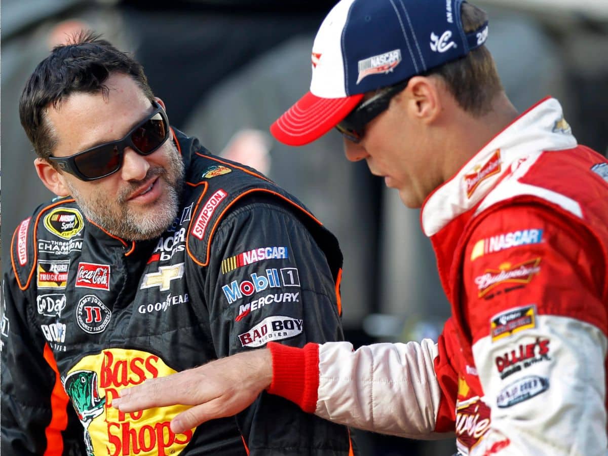 Why is Tony Stewart called 'The Smoke'? 1 Tony Stewart and Kevin Harvick