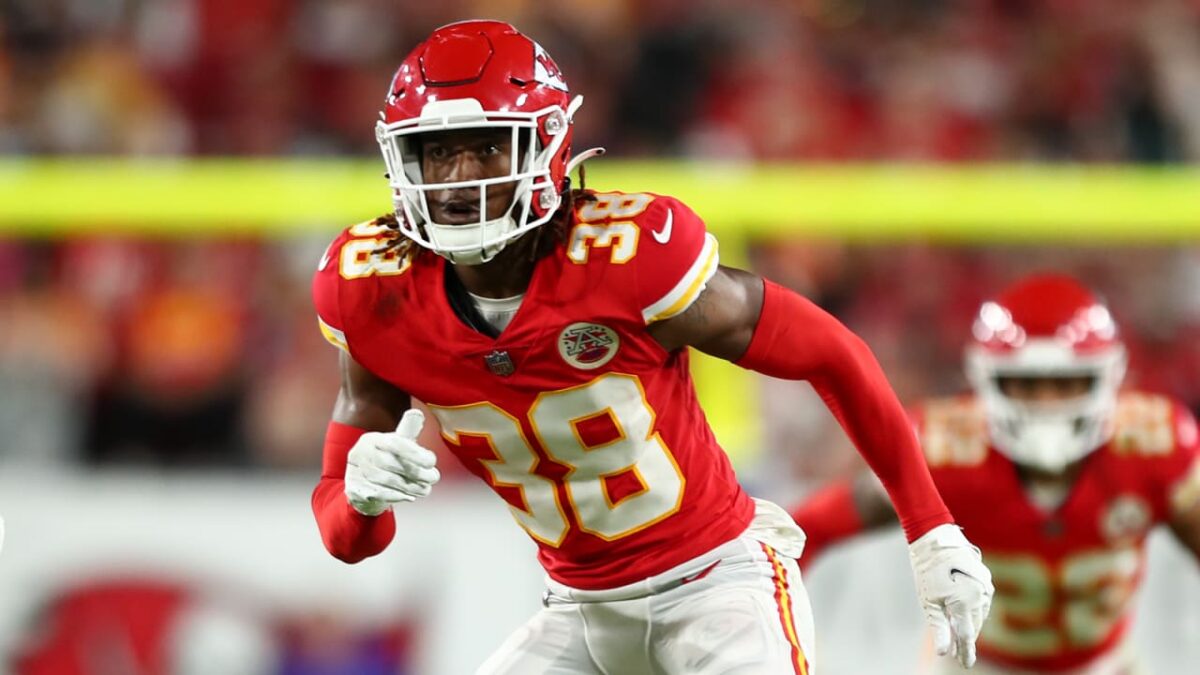 Chiefs CB L’Jarius Sneed levied a $13,000 fine for taking his helmet off on the field during the Vikings game