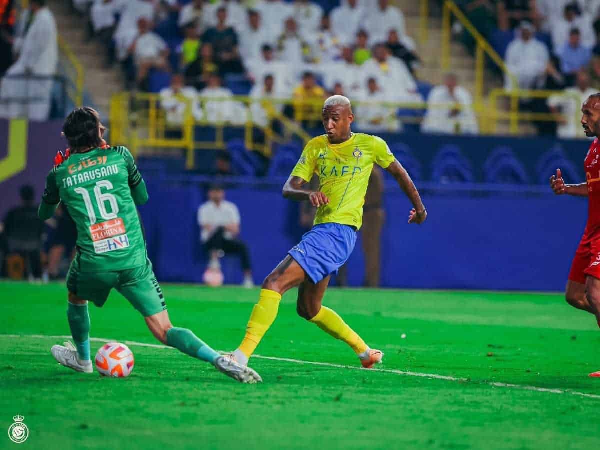 Anderson Talisca in action against Abha