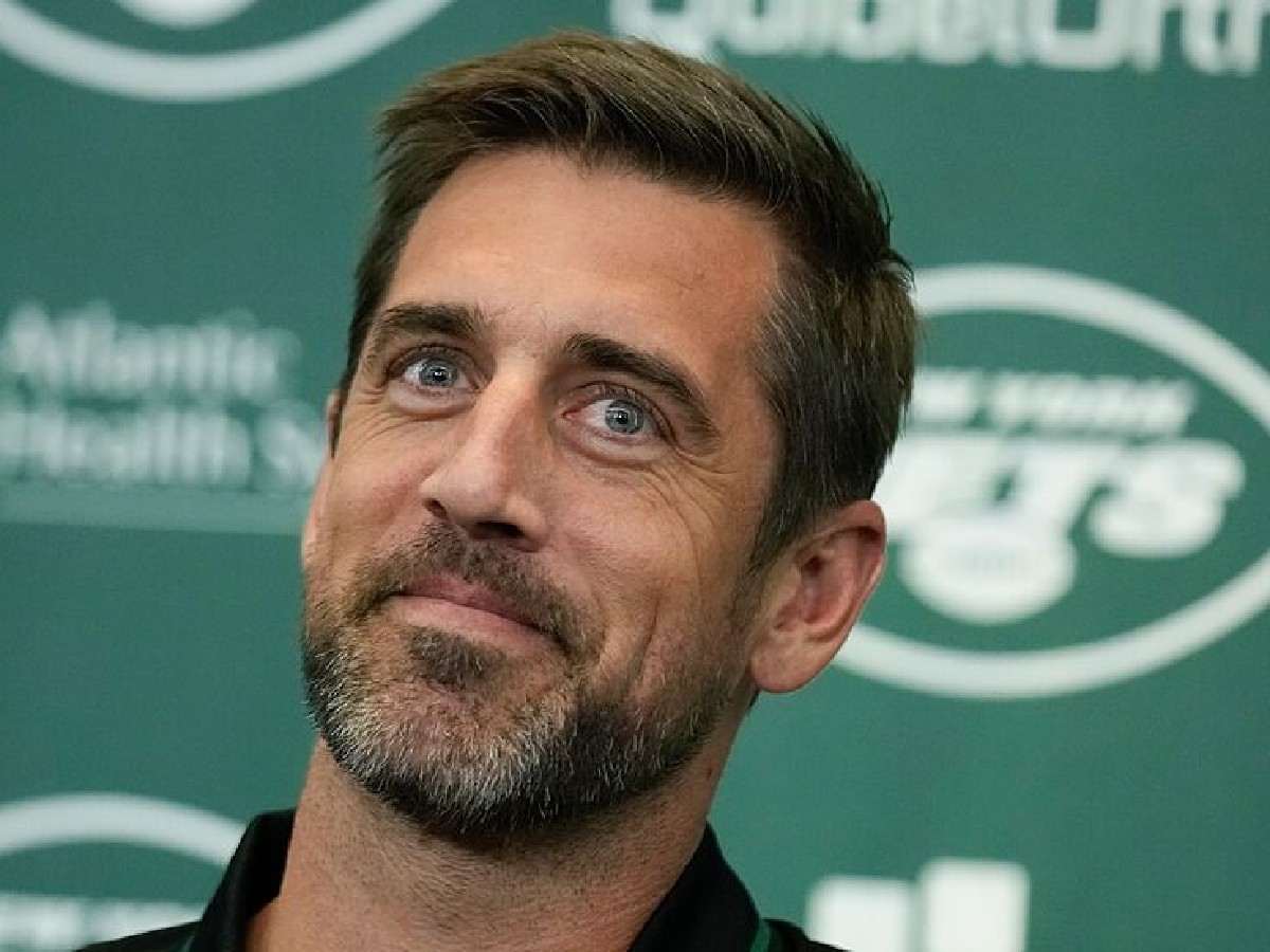 Watch One Wrong Move And Its Over Aaron Rodgers Throwing Dimes