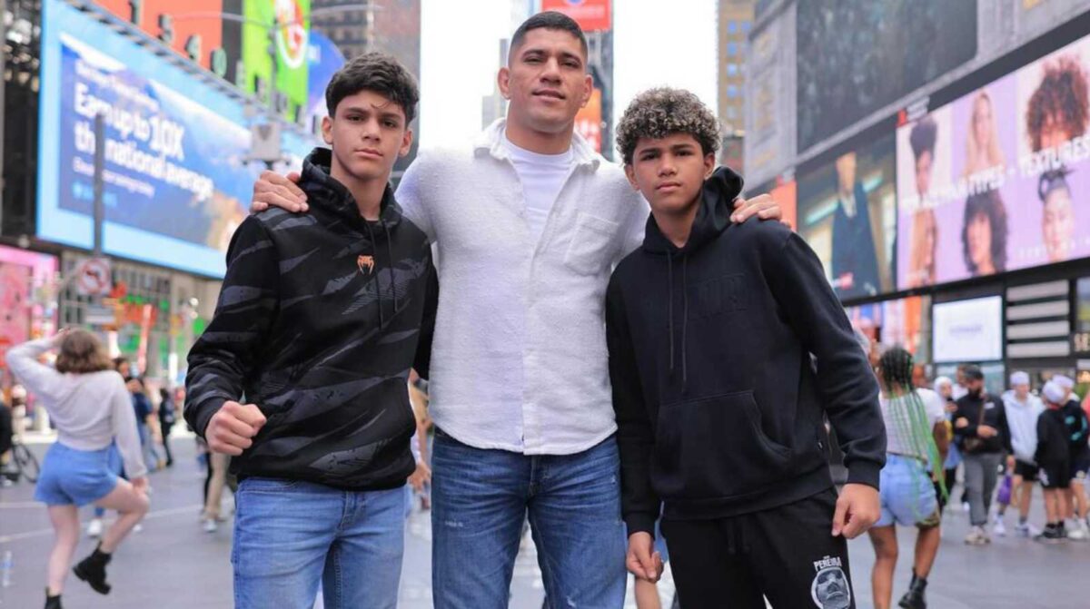 Alex Pereira with his sons