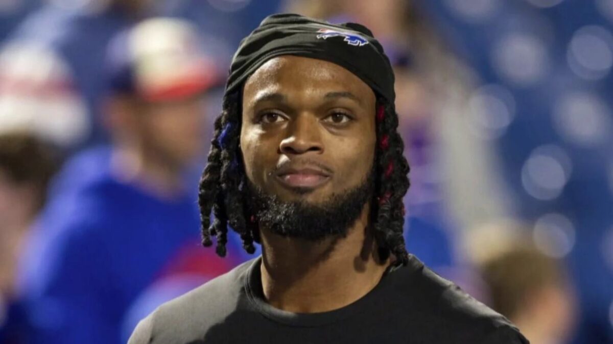 WATCH: Bills’ Damar Hamlin silently spends 15 mins alone at Paycor Stadium’s pitch 10 months after suffering a cardiac arrest on the same spot
