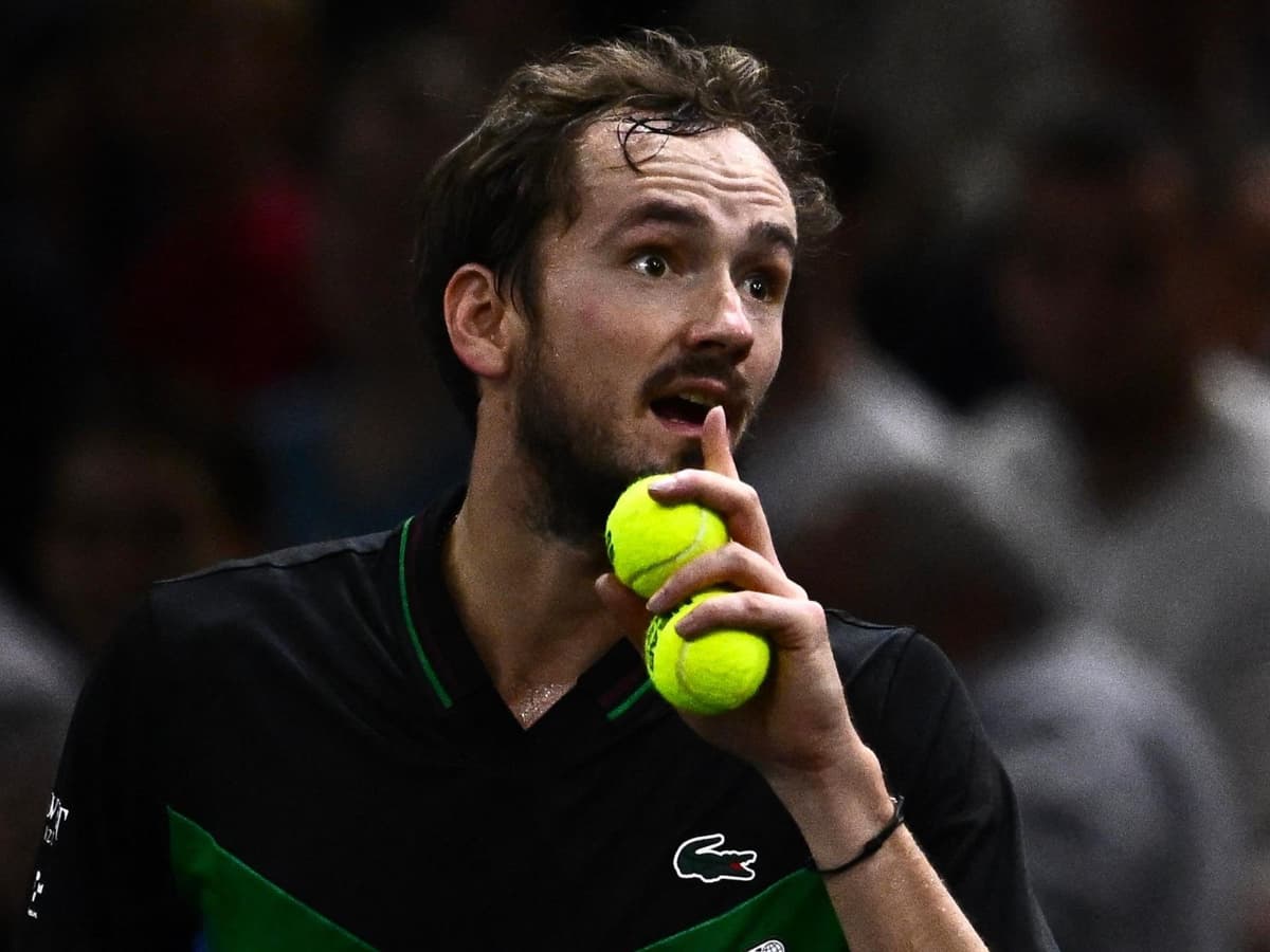 WATCH: Daniil Medvedev challenges a spectator for an altercation after being heckled during the 2023 ATP Finals semis against Jannik Sinner