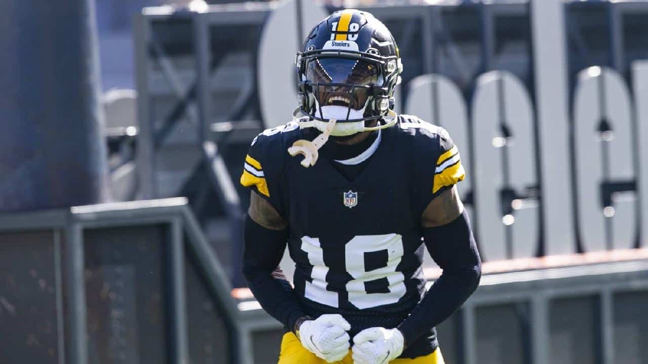 Steelers’ WR Diontae Johnson was escorted away by Broderick Jones after emotional outburst toward staff member at Browns game