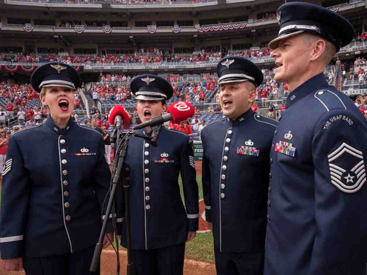 Who will perform the National Anthem at the 2023 NASCAR Cup finale at Phoenix?