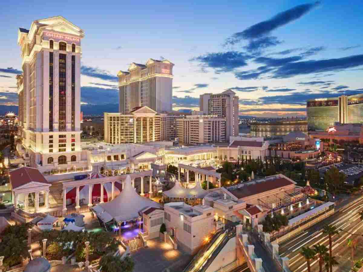 Caesars Palace Hotel (Credits: Booking.com)