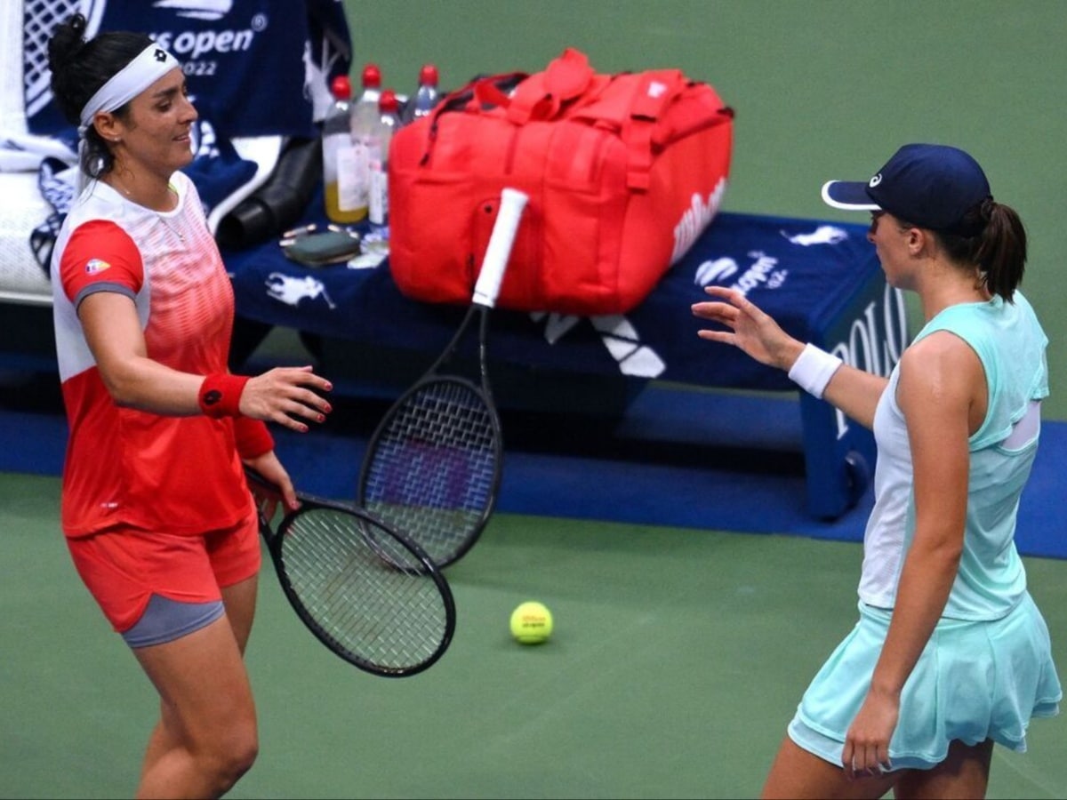 "She didn't have tears for Israeli babies!" - Ons Jabeur fails to get fans' sympathy despite her on-court breakdown after pledging a portion of her prize money to Palestine 1 Iga Swiatek and Ons Jabeur