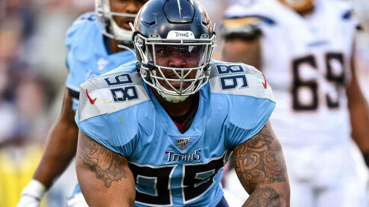 "This used to be routine football play!" - Referee calling a controversial roughing the passer call by Jeffery Simmons on Kenny Pickett has fans calling the league 'soft'
pittsburgh steelers Tennessee Titans
