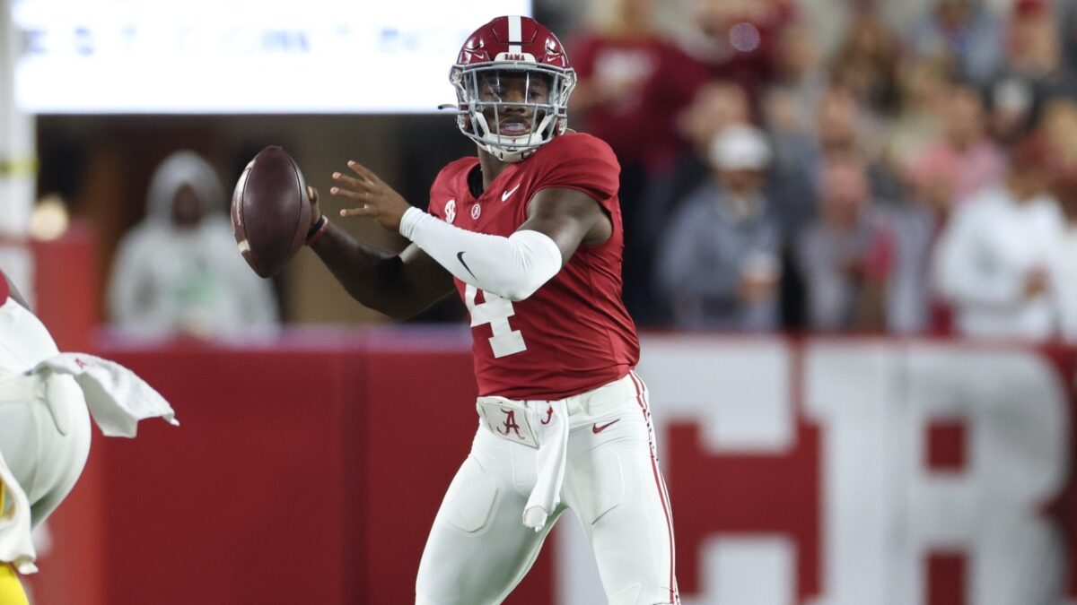 WATCH: Alabama scores a game-winning TD led by QB Jalen Milroe from 4th and 31 with the game on the line to beat Auburn 27-24.
Alabama Crimson Tide