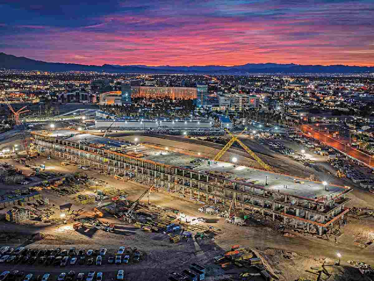 Las Vegas GP circuit being built.