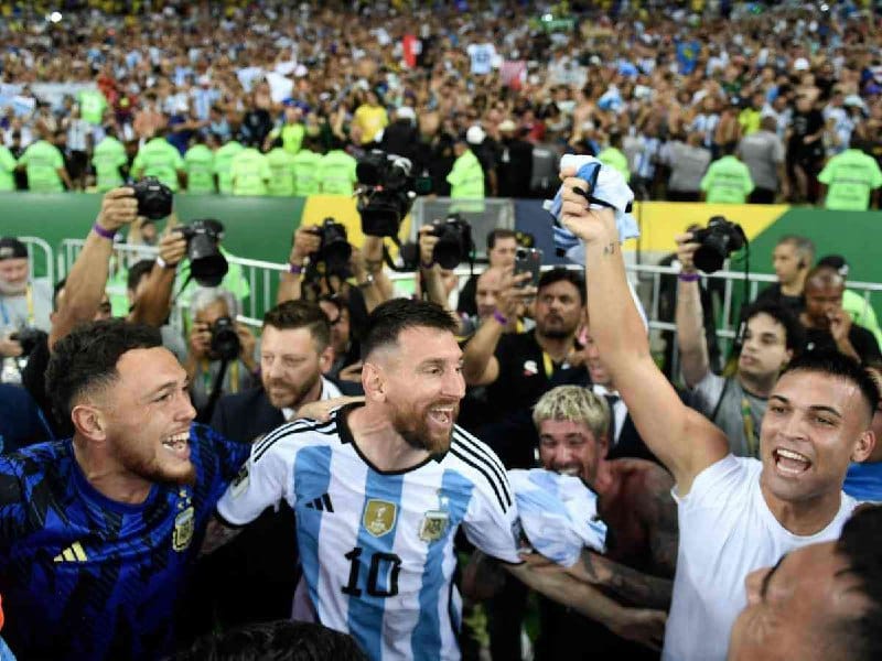 Lionel Messi and teammates after the win