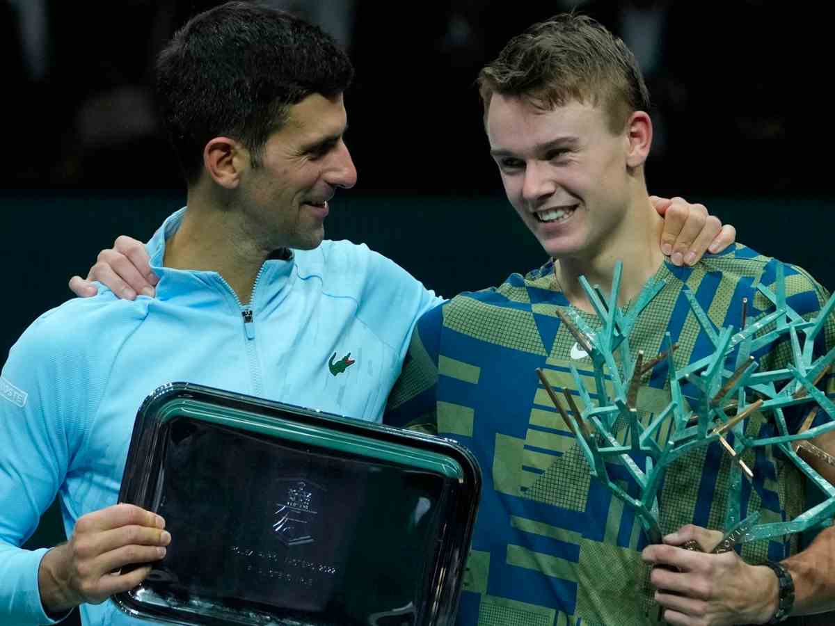 Novak Djokovic (L) Holger Rune (R)