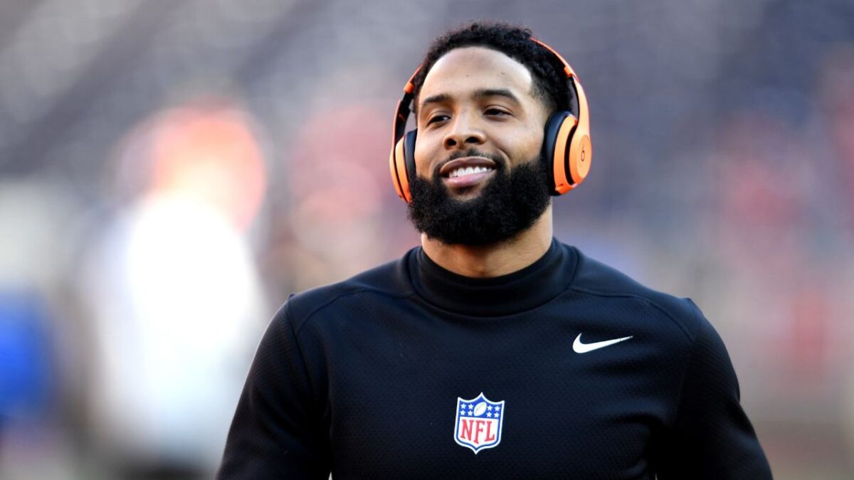 What time is the NFL game tonight? Schedule, TV Channel, kick-off time, and How to watch Los Angeles Chargers vs. Baltimore Ravens 1 What time is the NFL game tonight? Schedule, TV Channel, kick-off time, and How to watch Los Angeles Chargers vs. Baltimore Ravens