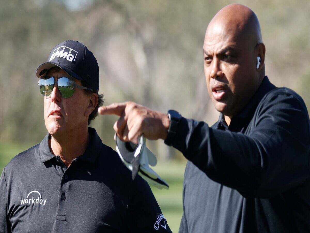 “F**k that s**t,” NBA legend Charles Barkley once blatantly DENIED flying with friend Phil Mickelson despite golfer having pilot license