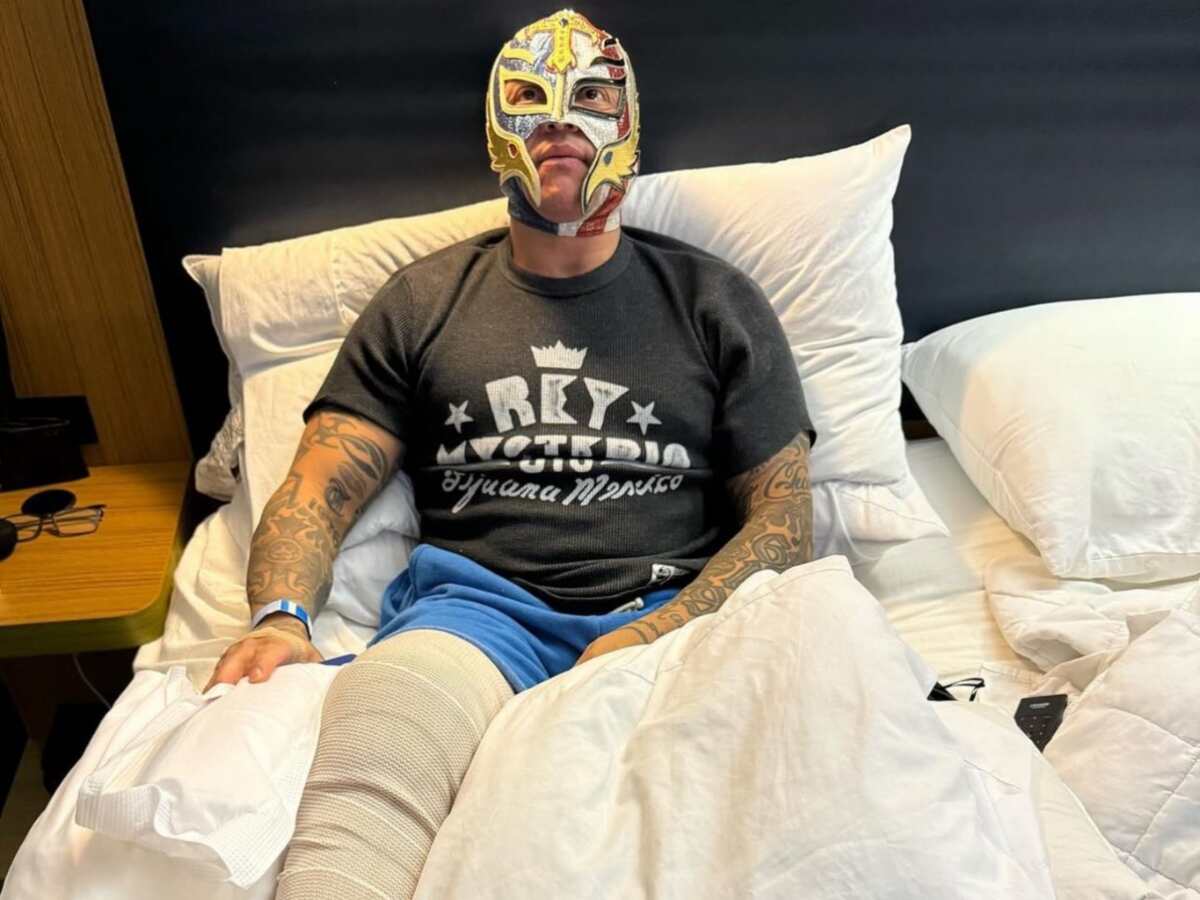 39-year-old Superstar warns Rey Mysterio to never return to WWE after Hall of Famer’s successful knee surgery