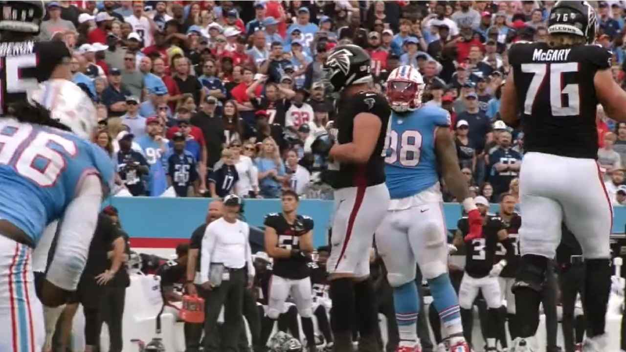 WATCH: “You overpaid!” – Titans DL Jeffery Simmons directed brutal trash talk towards Falcons’ offensive linesmen during Week 8 game