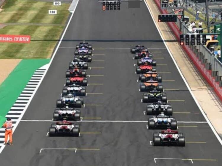 Formula Start What does 'standing start' in Formula 1 mean?