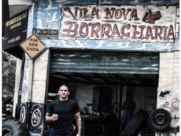 Alex Pereira returns to his old tire shop in Brazil