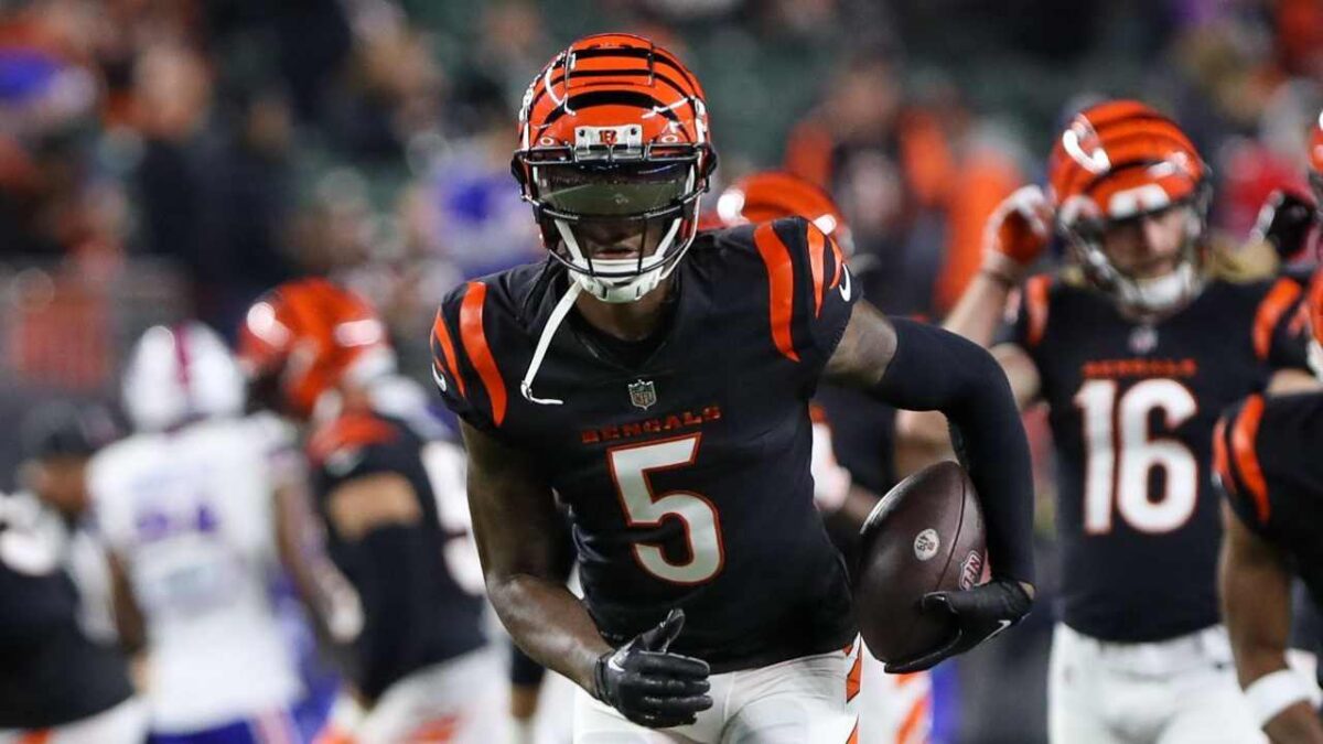 “Yo fat a**” – WR Tee Higgins’ mother roasts a troll criticizing son’s performance during Bengals-Vikings game
