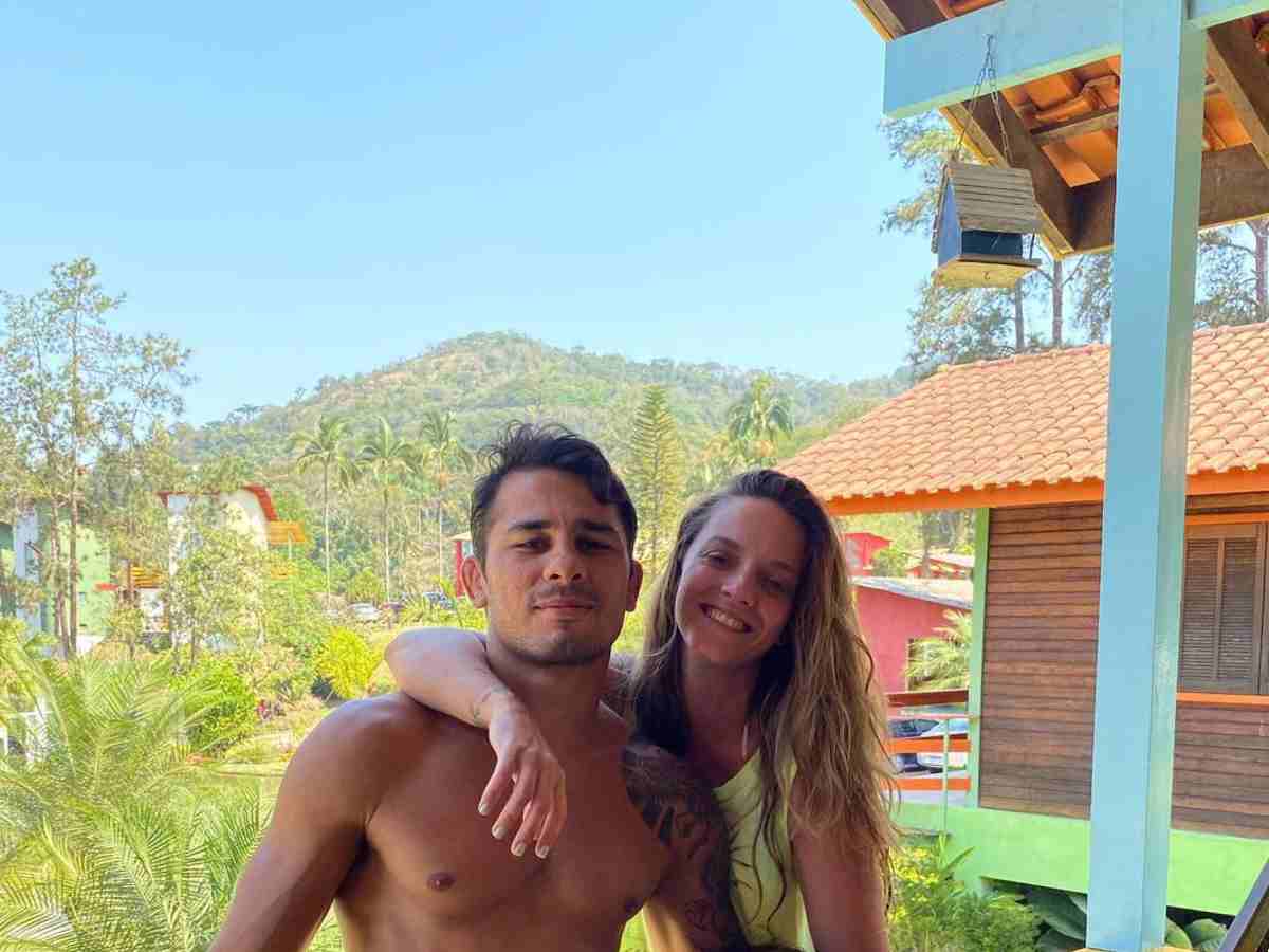 Who is Alexandre Pantoja’s wife? Know all about UFC flyweight champ’s life partner