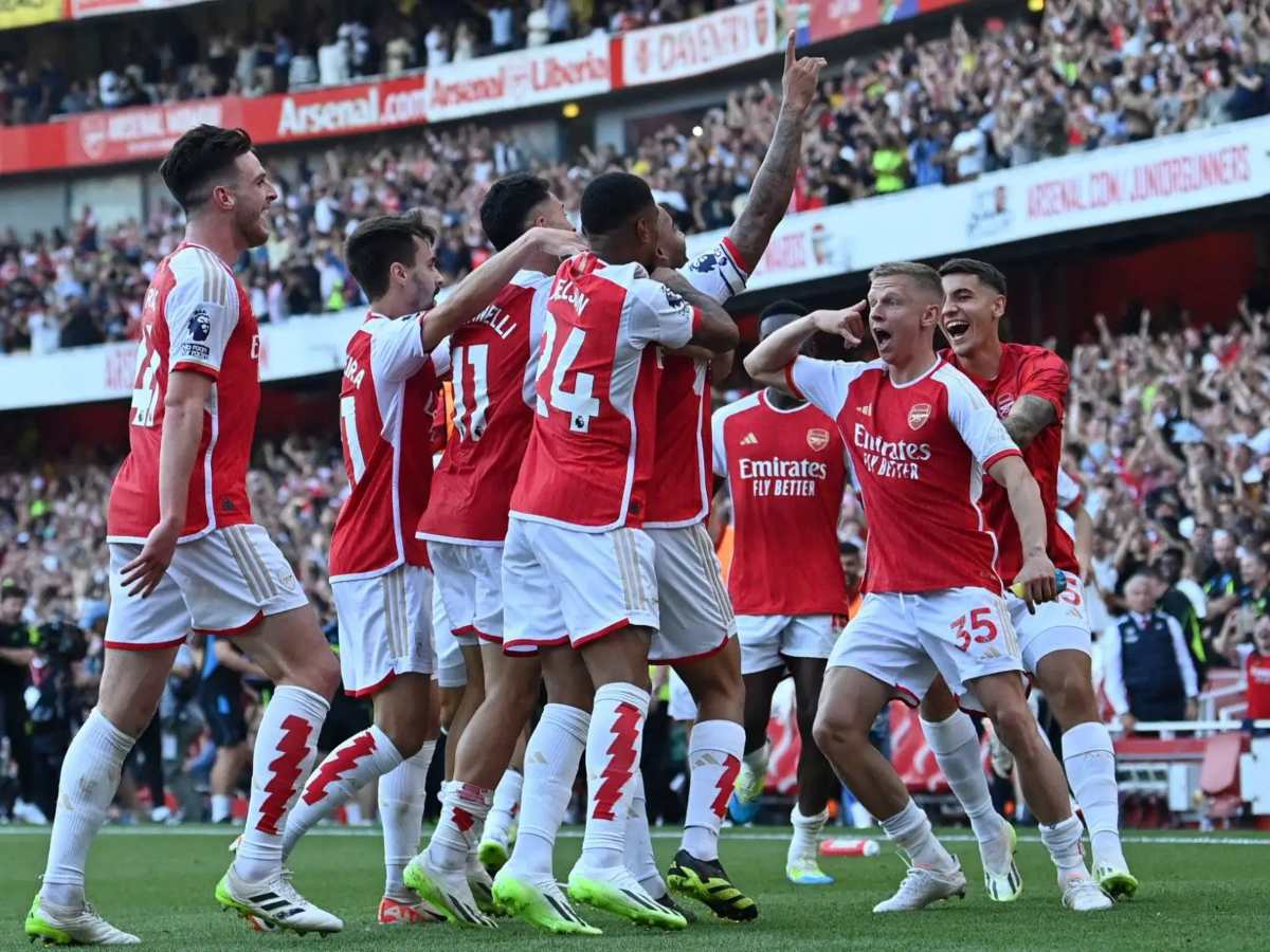 Arsenal youngsters celebrating goal 