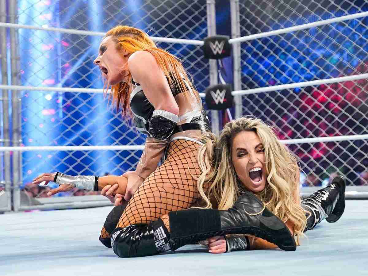 Becky Lynch vs. Trish Stratus