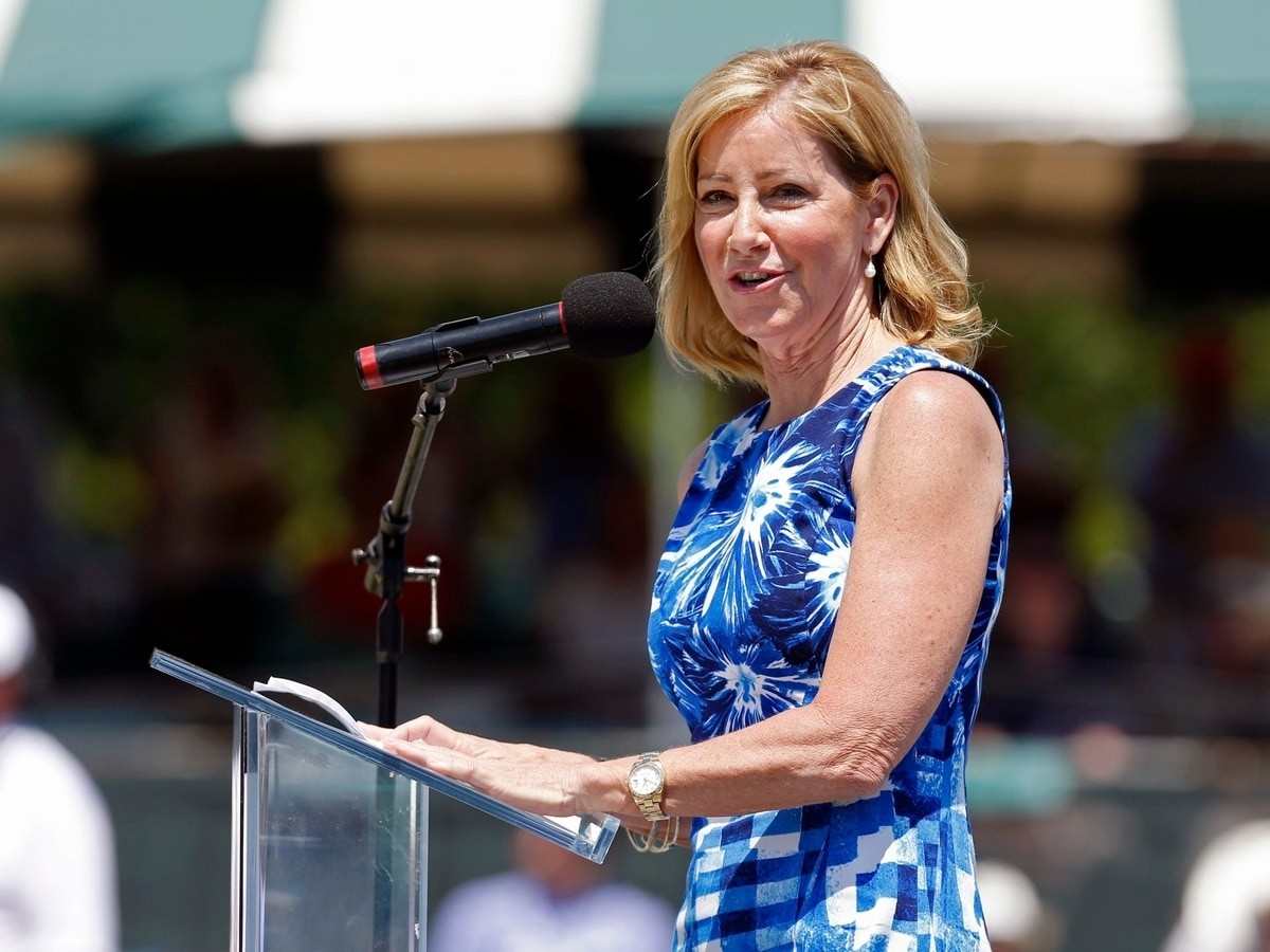 Tennis Hall Of Famer Chris Evert Diagnosed With A Recurrence Of Ovarian ...