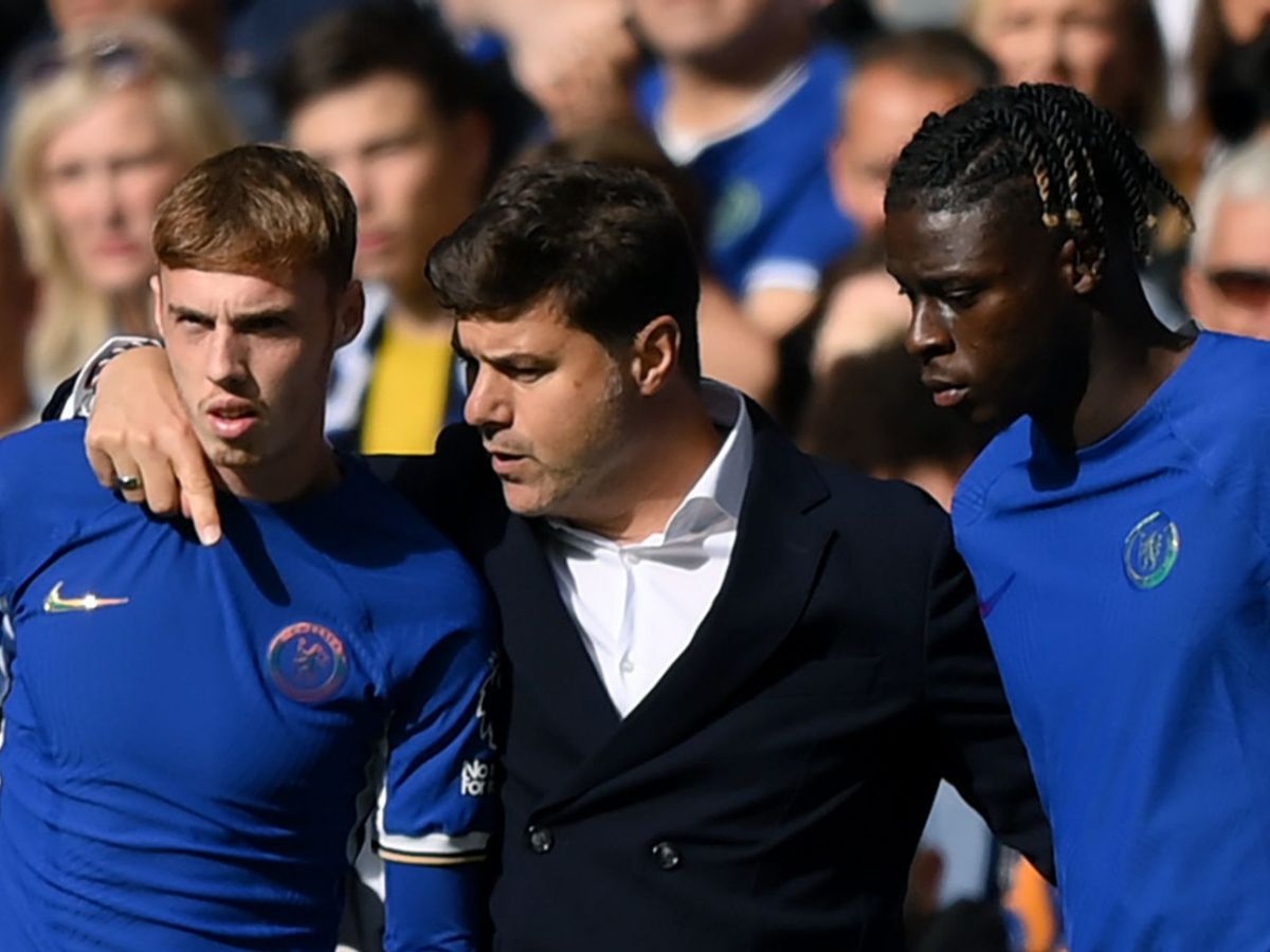 Cole Palmer, Mauricio Pochettino and Romeo Lavia  