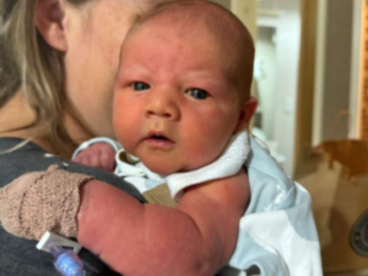 “Hands wrapped already” – MMA community reacts as Conor McGregor reveals name of newborn son with amazing picture