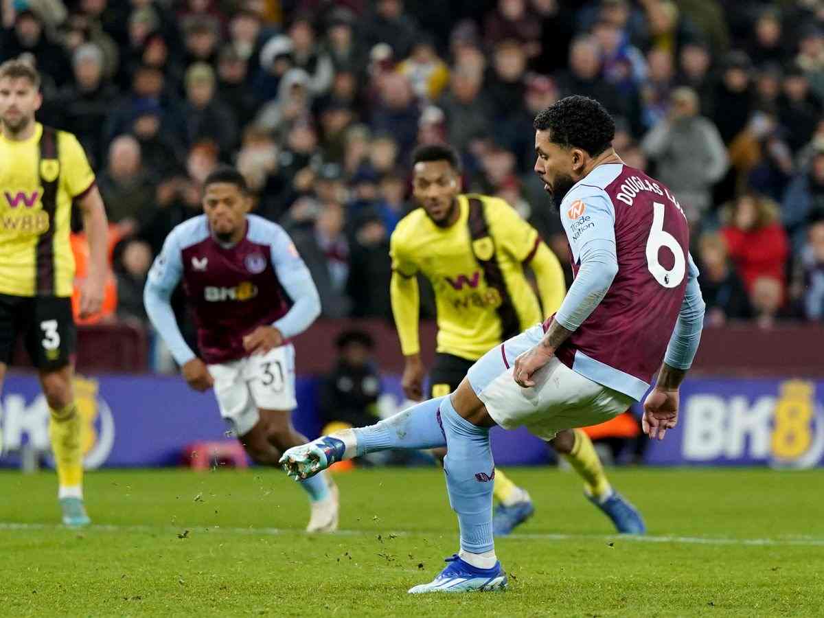 Doughlas Luiz scoring a penalty against Burnley to secure a win for Aston Villab x