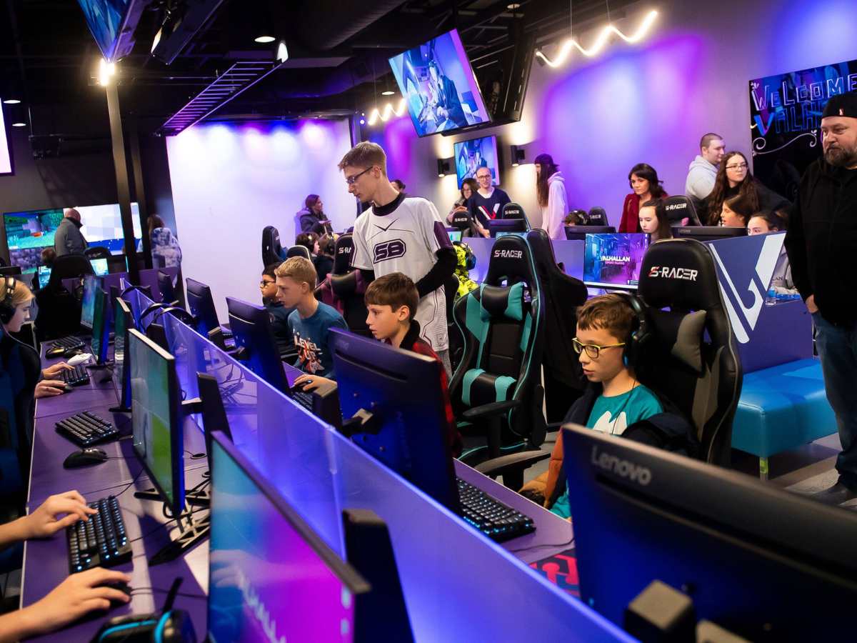 The Rising Tide of Esports: A Journey from Niche to Mainstream