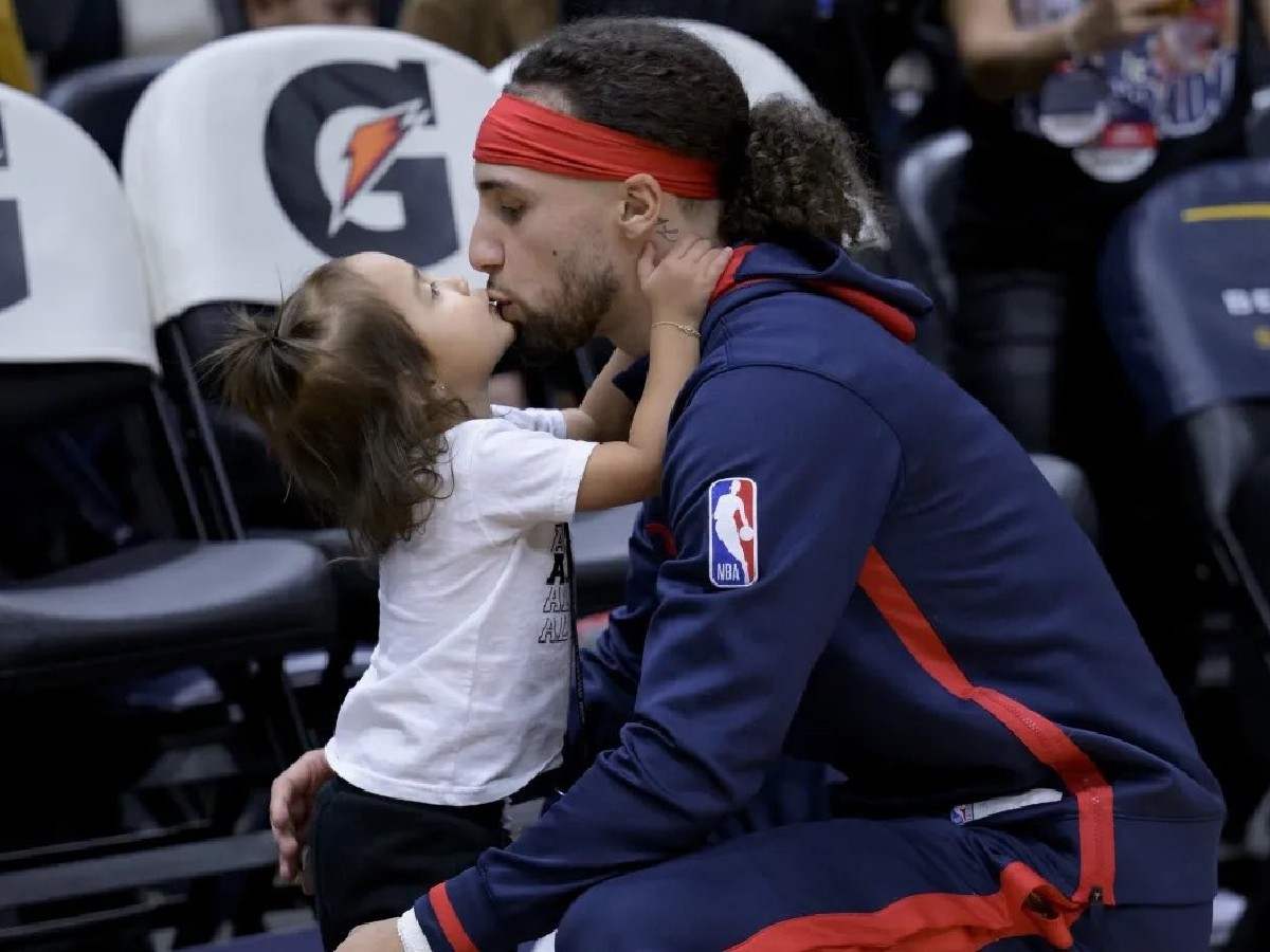 NBA star Jose Alvarado melts hearts of fans after promising to give $500,000 prize money to daughters 