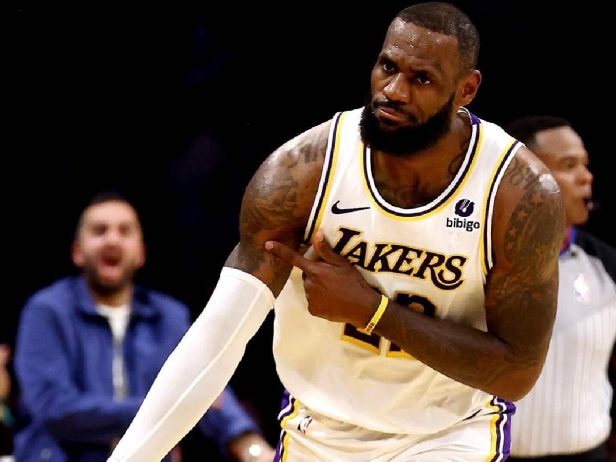 WATCH: “Cleaning up your own mess” – LeBron James’ clinical chasedown block immediately after losing possession against the Thunder has left fans in awe