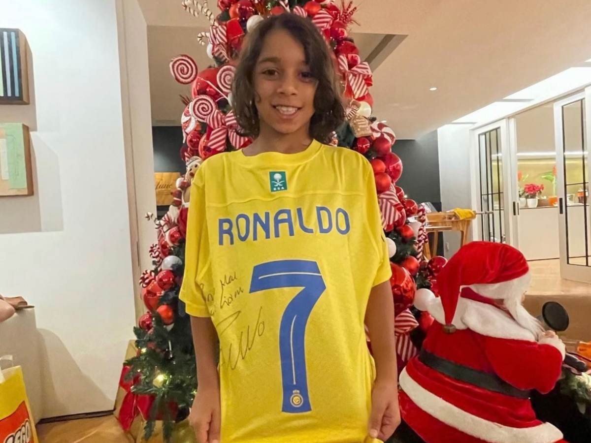 “You’re my idol” – Marcelo’s son on CLOUD 9 after receiving Cristiano Ronaldo’s signed Al-Nassr jersey