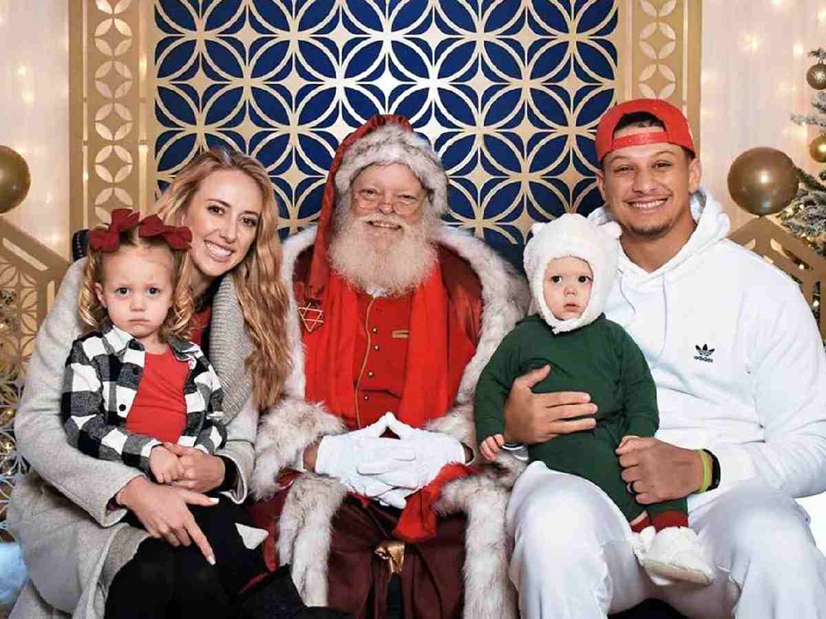 Patrick Mahomes with his family, celebrating Christmas