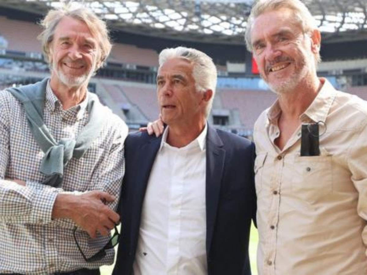 Sir Jim Ratcliffe with Manchester United staff 