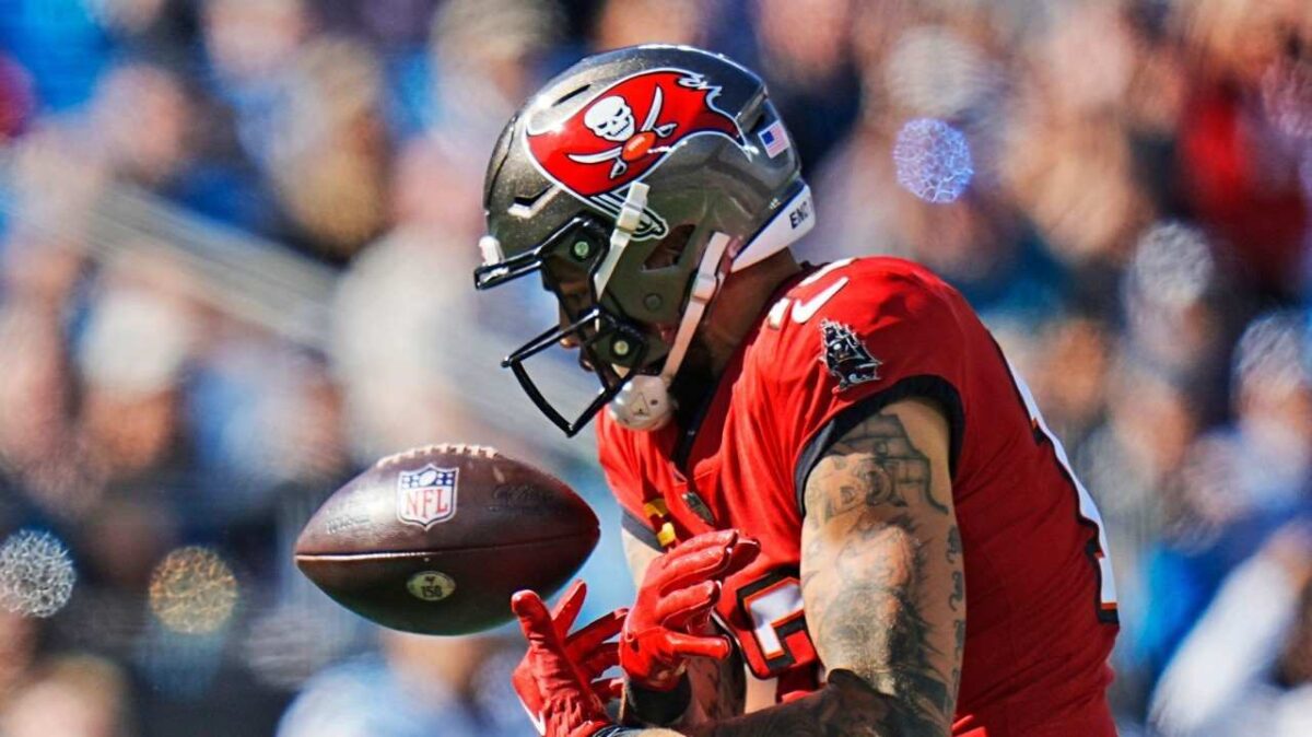 WATCH: Security guard ‘pissed off’ at Mike Evans after he hands over the touchdown ball to a Buccaneers fan
