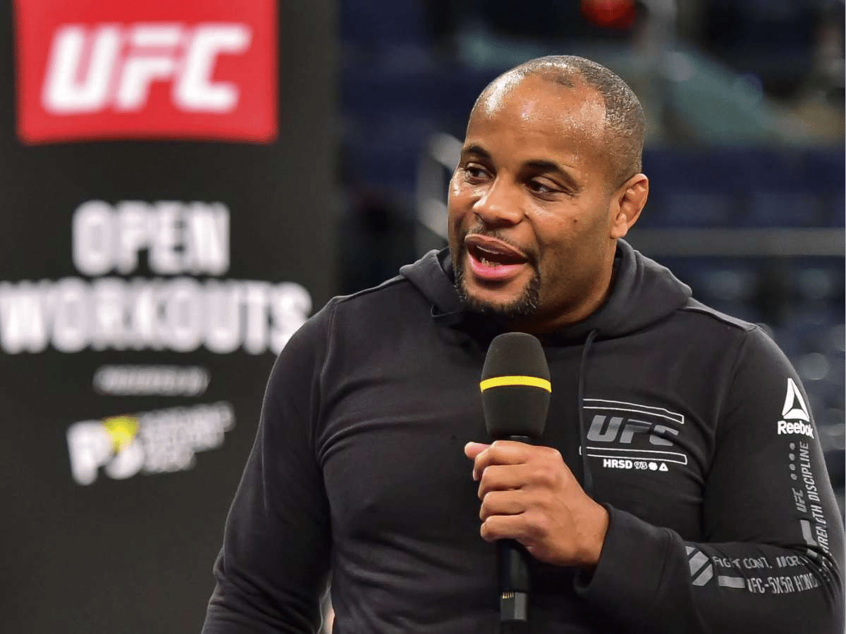 Daniel Cormier advises Michael Chandler from Conor McGregor fight