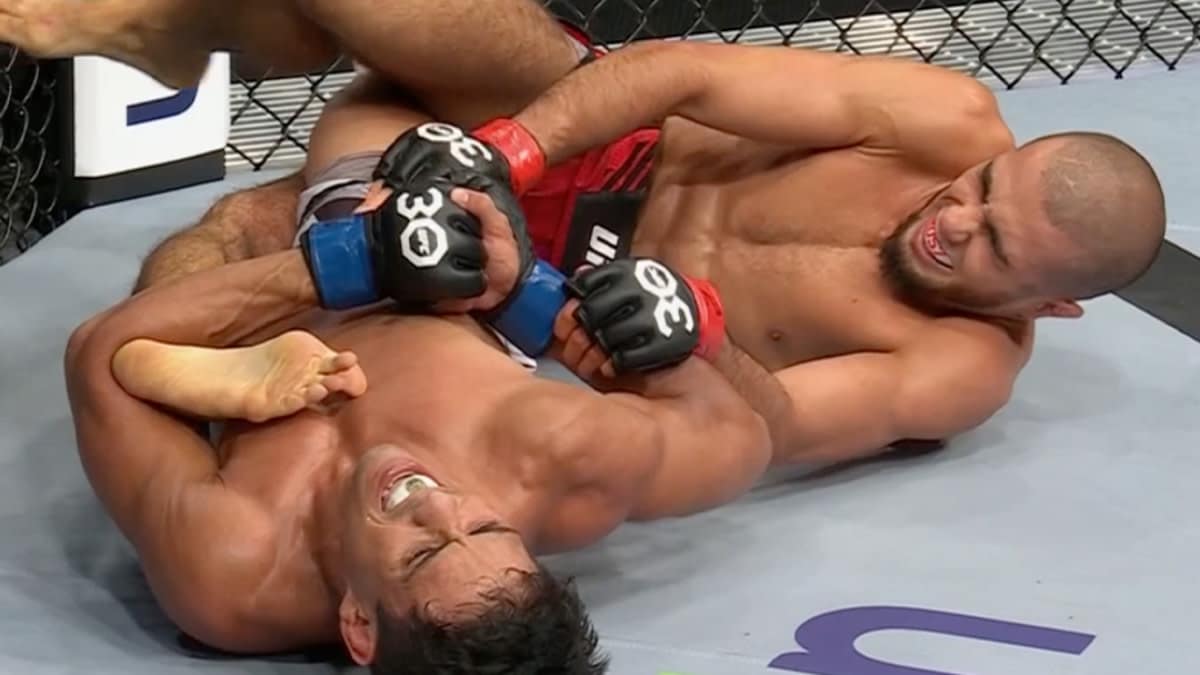 Mohammad Mokaev submits Jafel Filho after an intense fight
