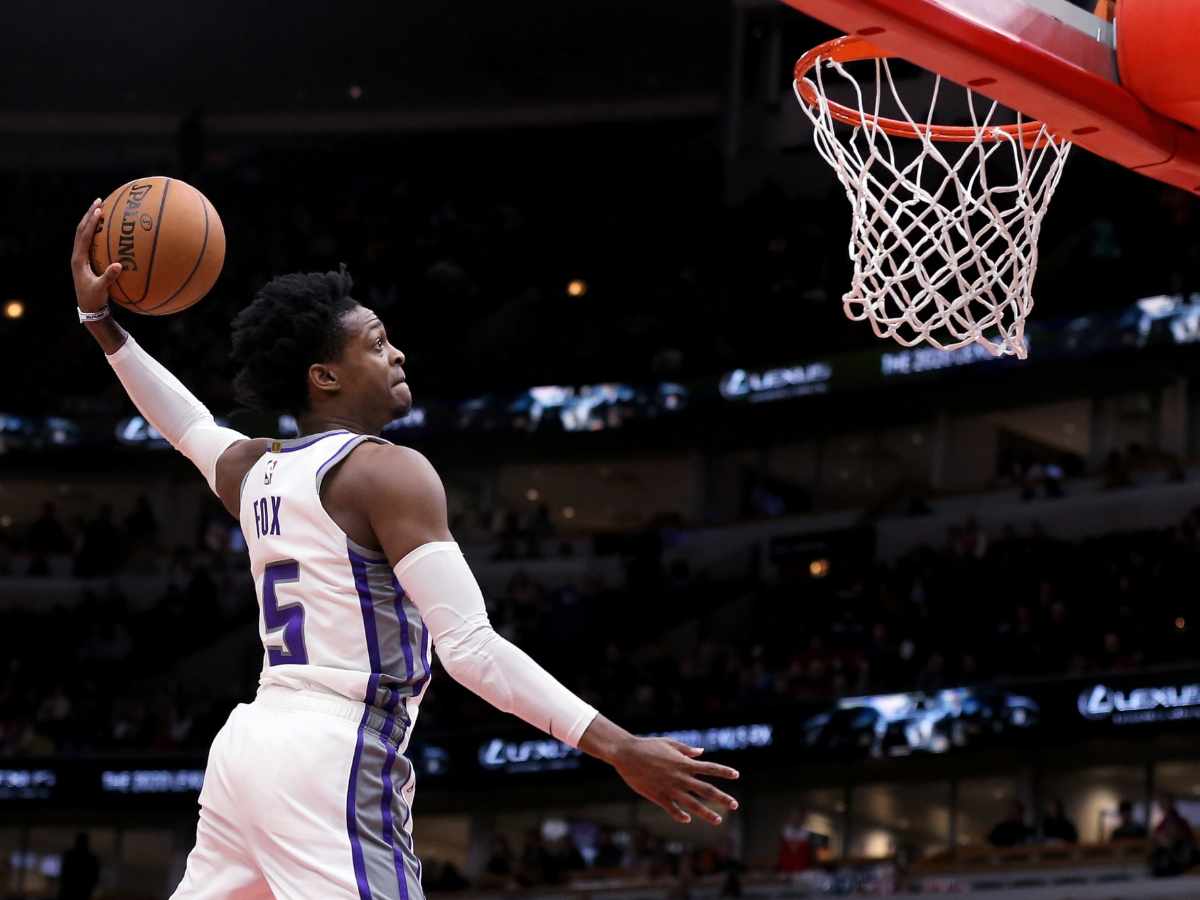 An elite dunker, this blooper was uncharacteristic of De'Aaron Fox, leaves fans in splits