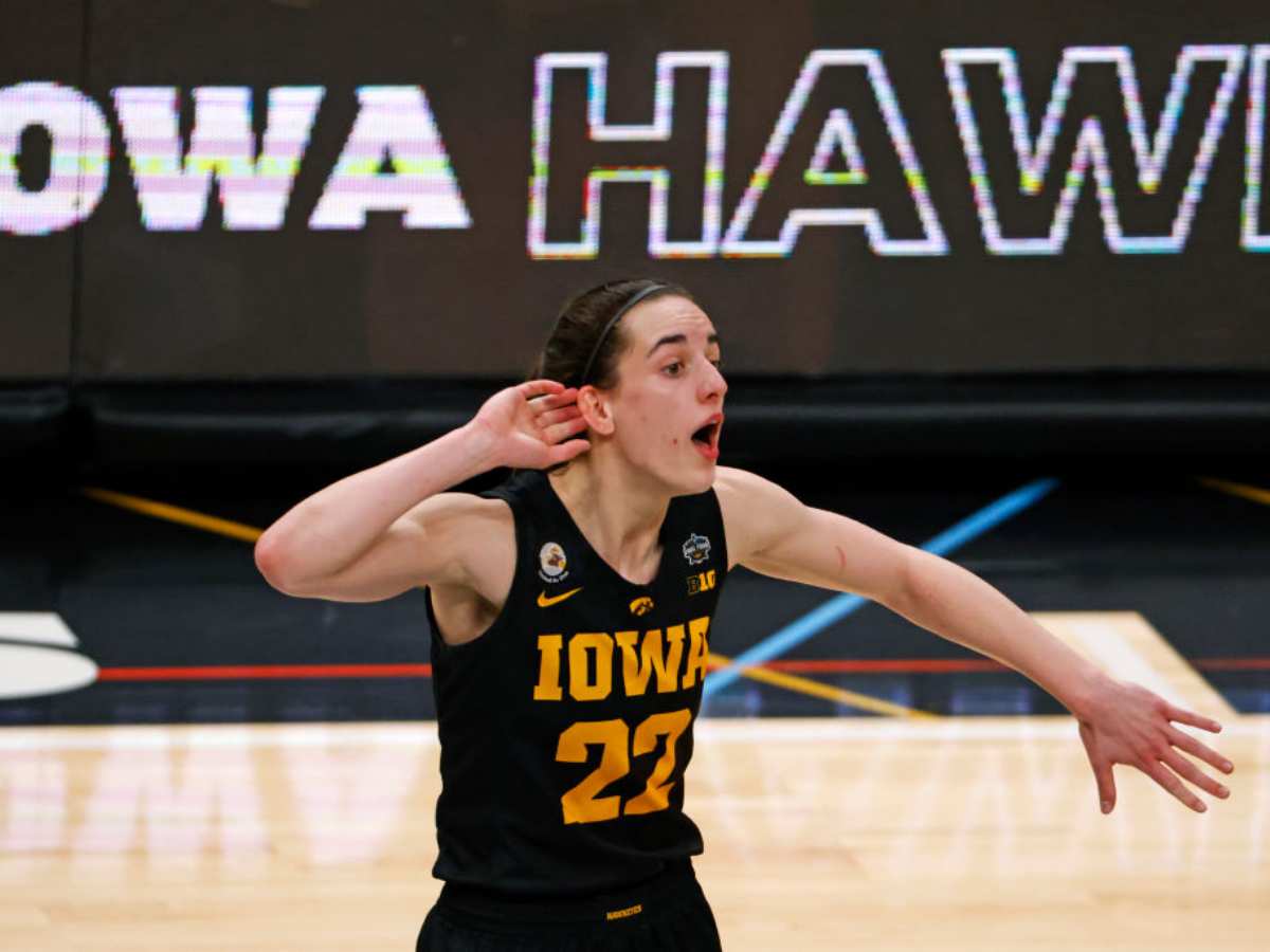 Caitlin Clark has single handedly led the Iowa Hawkeye's women's basketball team to a 16-1 record