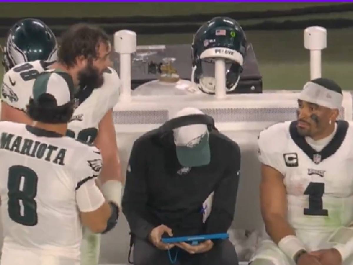 WATCH: Eagles TE Dallas Goedert gets into heated ‘one-sided’ exchange with Jalen Hurts during team’s humiliating outing against the Bucs