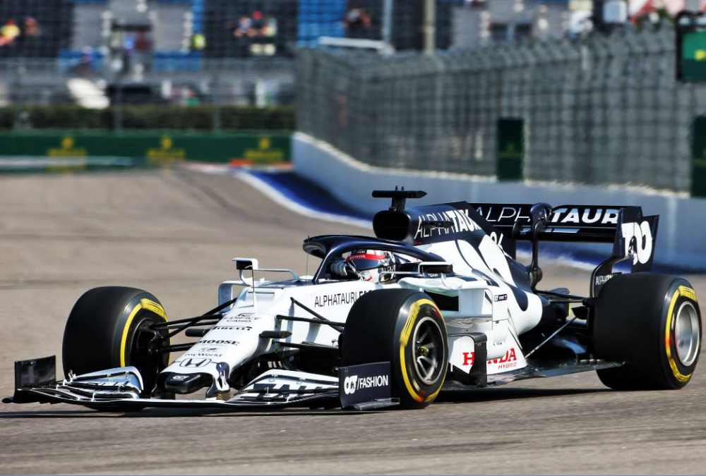 Daniil Kvyat driving the AlphaTauri AT-01