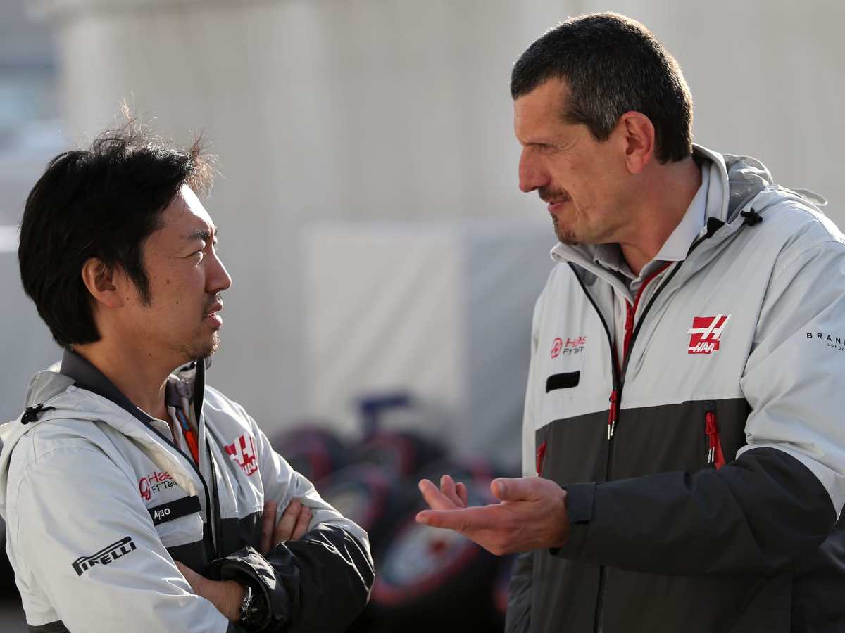 Guenther Steiner and Ayao Komatsu (via The Race).