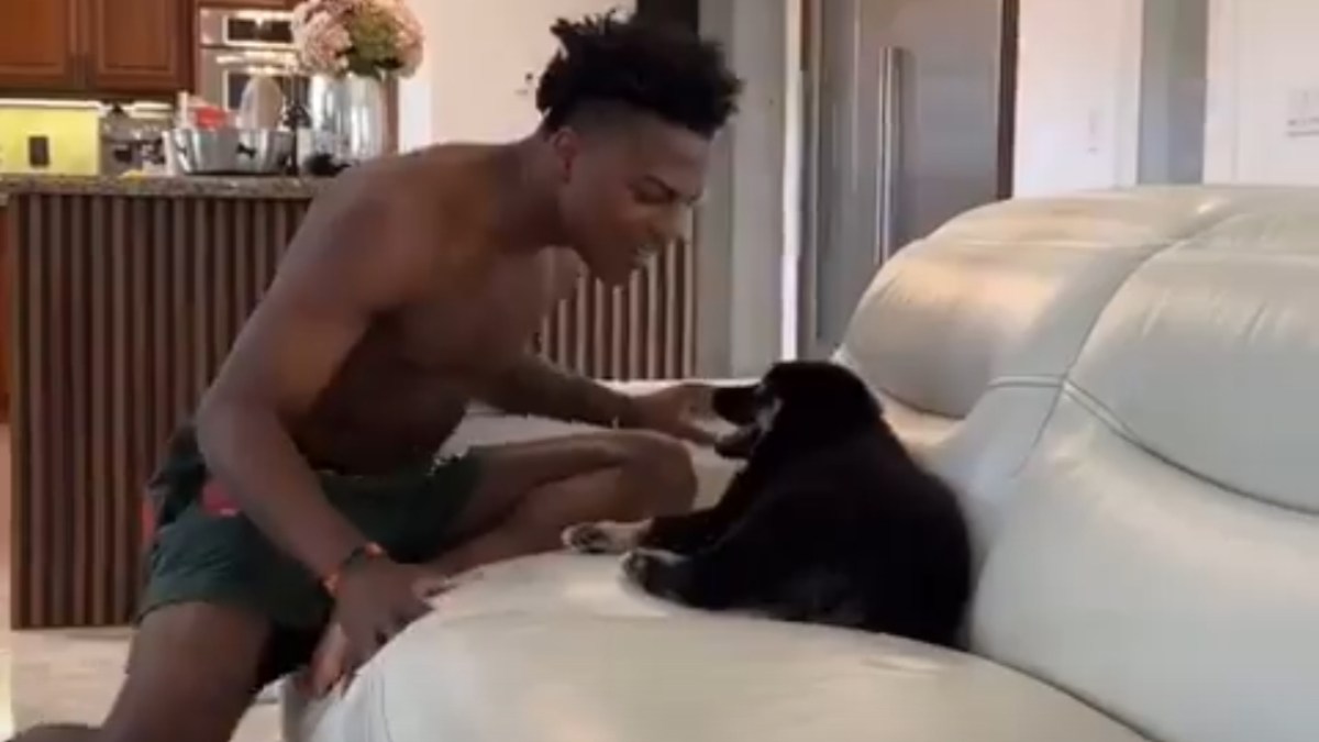 "Bro has been practicing for that moment fr" - IShowSpeed gets into a barking challenge with his dog 'Ni***r' leaving fans in splits