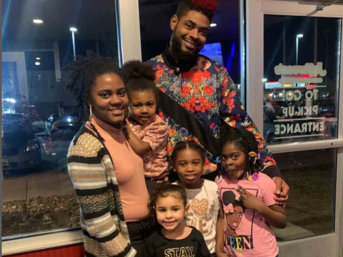 Jauan Jennings and Tina Holman Bean with their daughters & friends