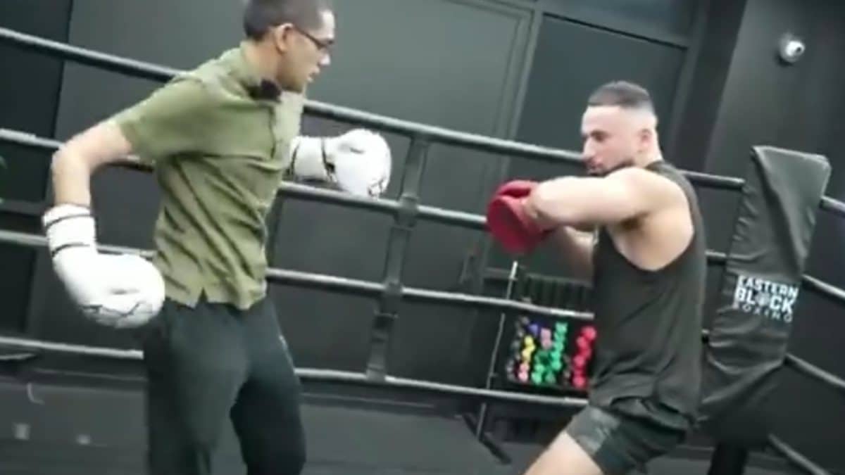 Watch: Kick streamer N3ON starts training for his boxing debut at KSI's Misfits card